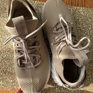 Adidas hortolite Size 6 but fits 7